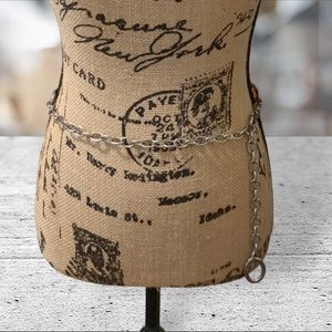 Adjustable ring linked chain belt. 35" total length